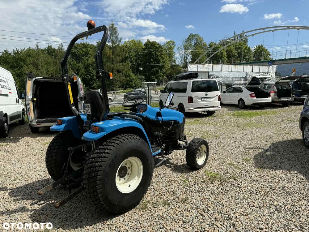 New Holland TC - 4