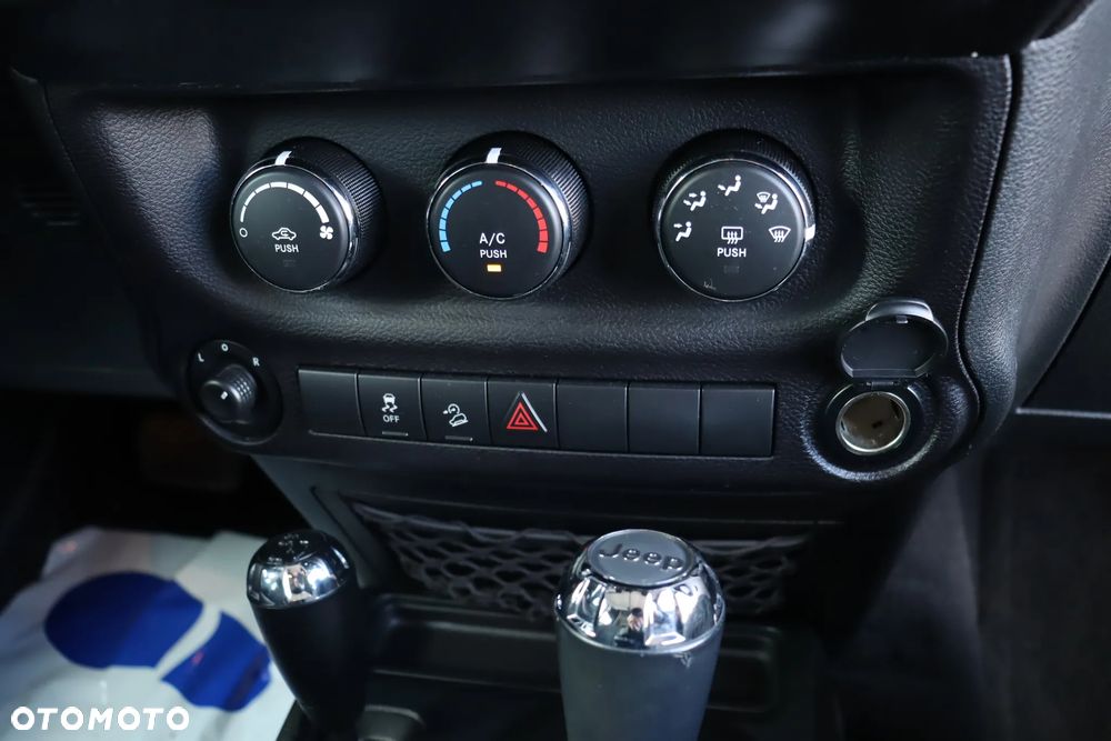 Jeep Wrangler - 21