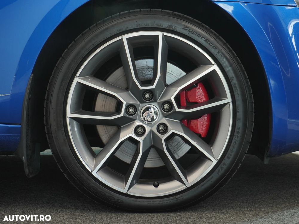 Skoda Octavia 2.0 TDI DSG RS - 12