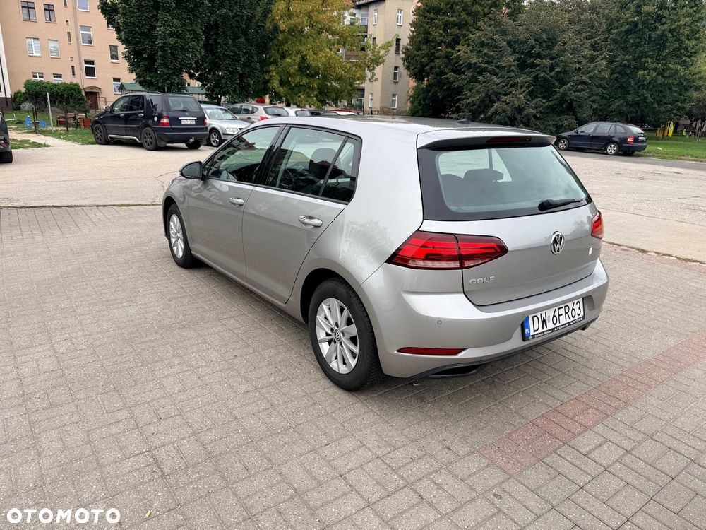 Volkswagen Golf - 5