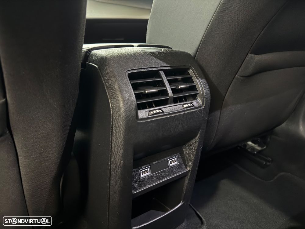 Peugeot 308 SW 1.6 Hybrid Allure e-EAT8 - 30