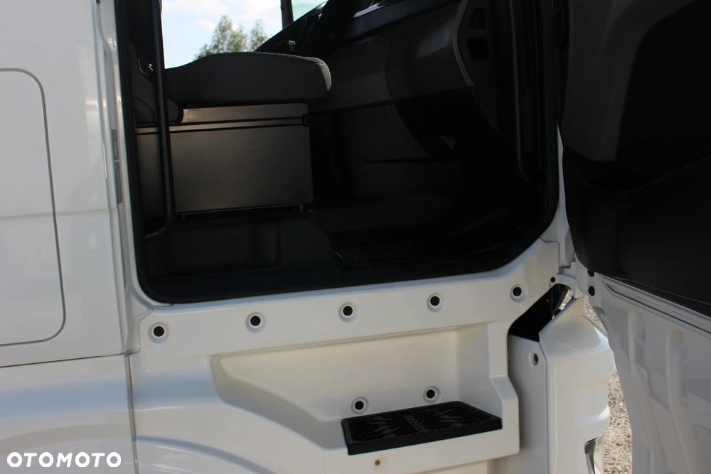MAN TGX18.470 / NOWE OPONY / GPS / CLIM PARK / LODÓWKA/ SERWIS Fr / IDEALNY STAN/ - 17