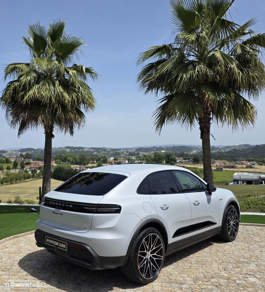 Porsche Macan Electric 4S - 12