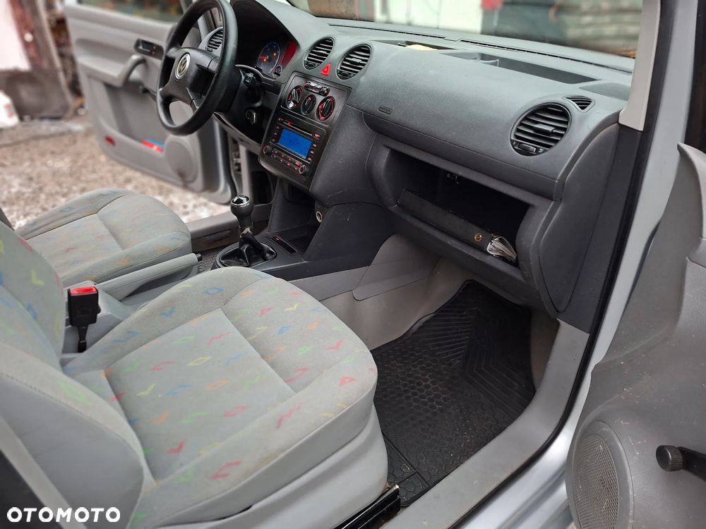 Volkswagen Caddy - 10