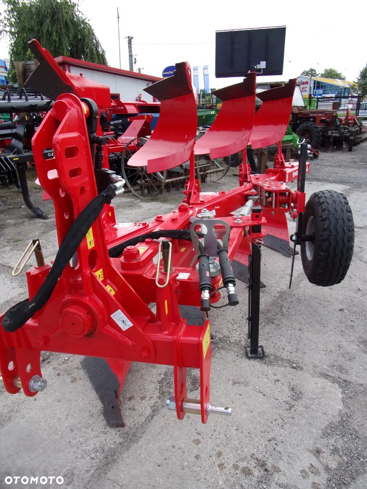 Akpil Pług obrotowy KM-180HP, KM-80R, Mix-Due, KM-80, Euro-Masz PO-4, POM4,  Bomet U-064/1, Pług jednobelkowy Akpil Mix-40, Wirax U018, Euro-Masz PJ4, PJR-4, PJM-4, Pług zagonowy - ramowy Akpil CZH350, CZH400, Euro-Masz Atlas PZ-3, PZ4 - 13