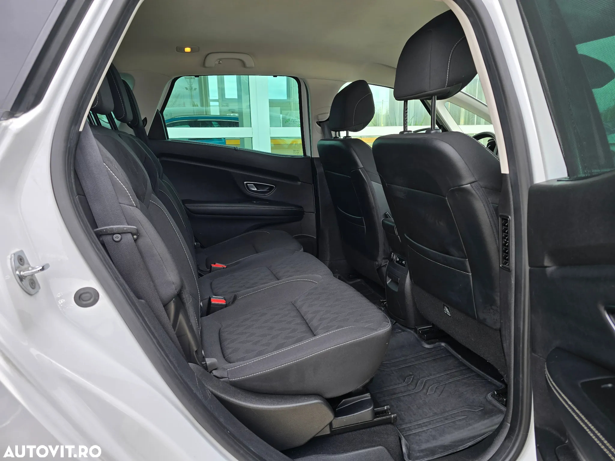 Renault Scenic BLUE dCi 120 LIMITED - 12