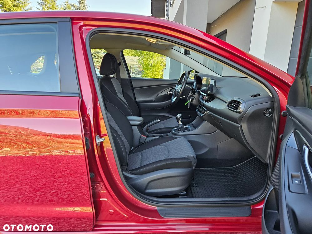 Hyundai i30 1.5 DPI Classic + - 32