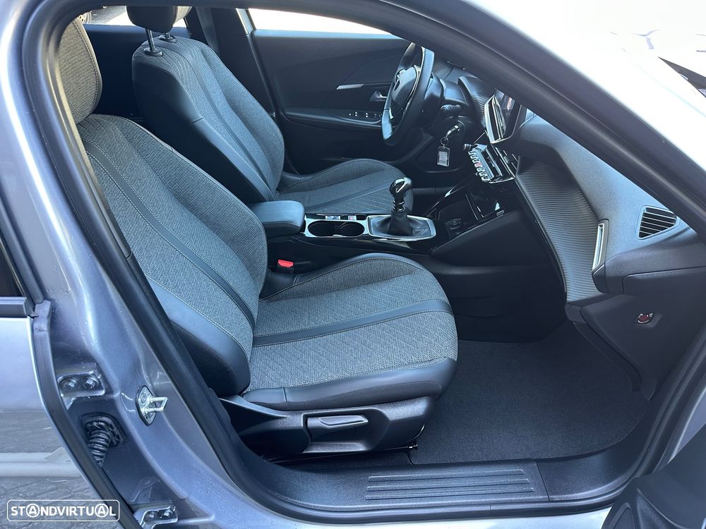 Peugeot 2008 1.2 PureTech Allure - 12