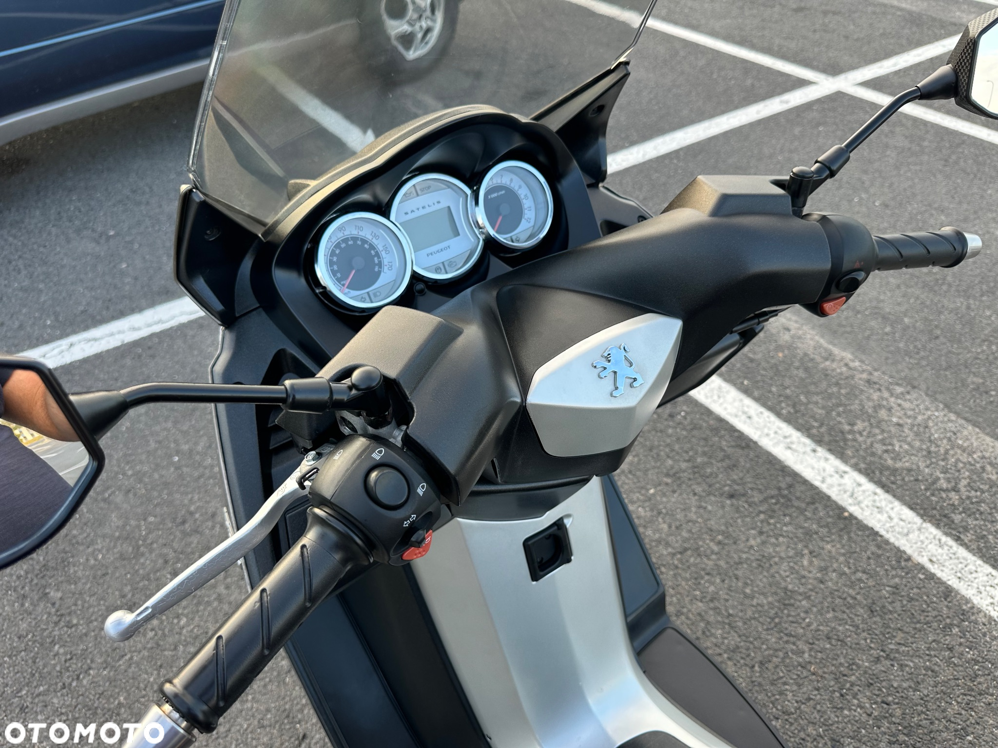 Peugeot Satelis - 8