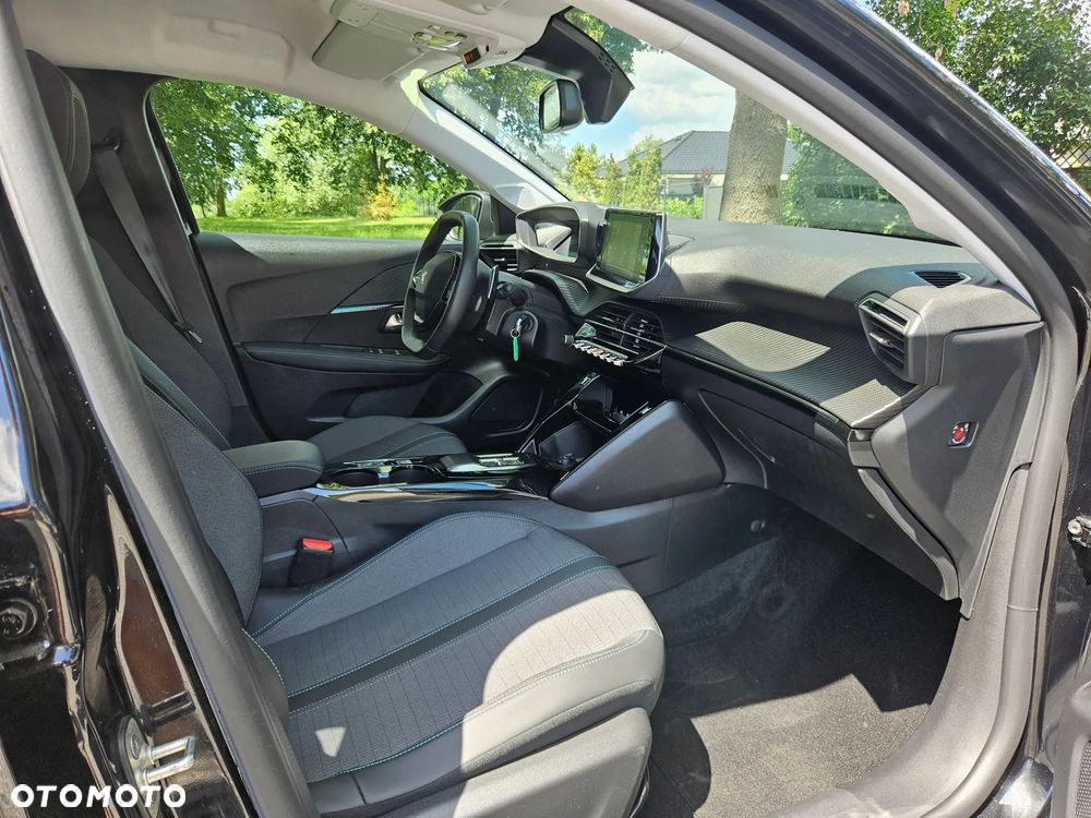Peugeot 208 - 12
