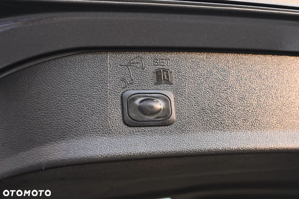 Ford Kuga 2.0 TDCi 4x4 Vignale - 35