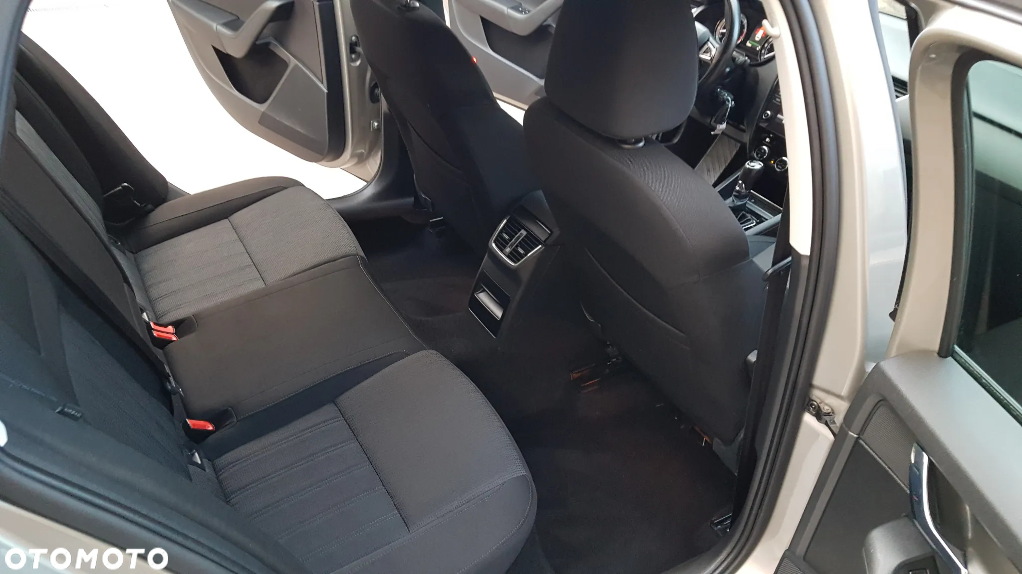 Skoda Octavia 1.5 TSI ACT Ambition DSG - 17