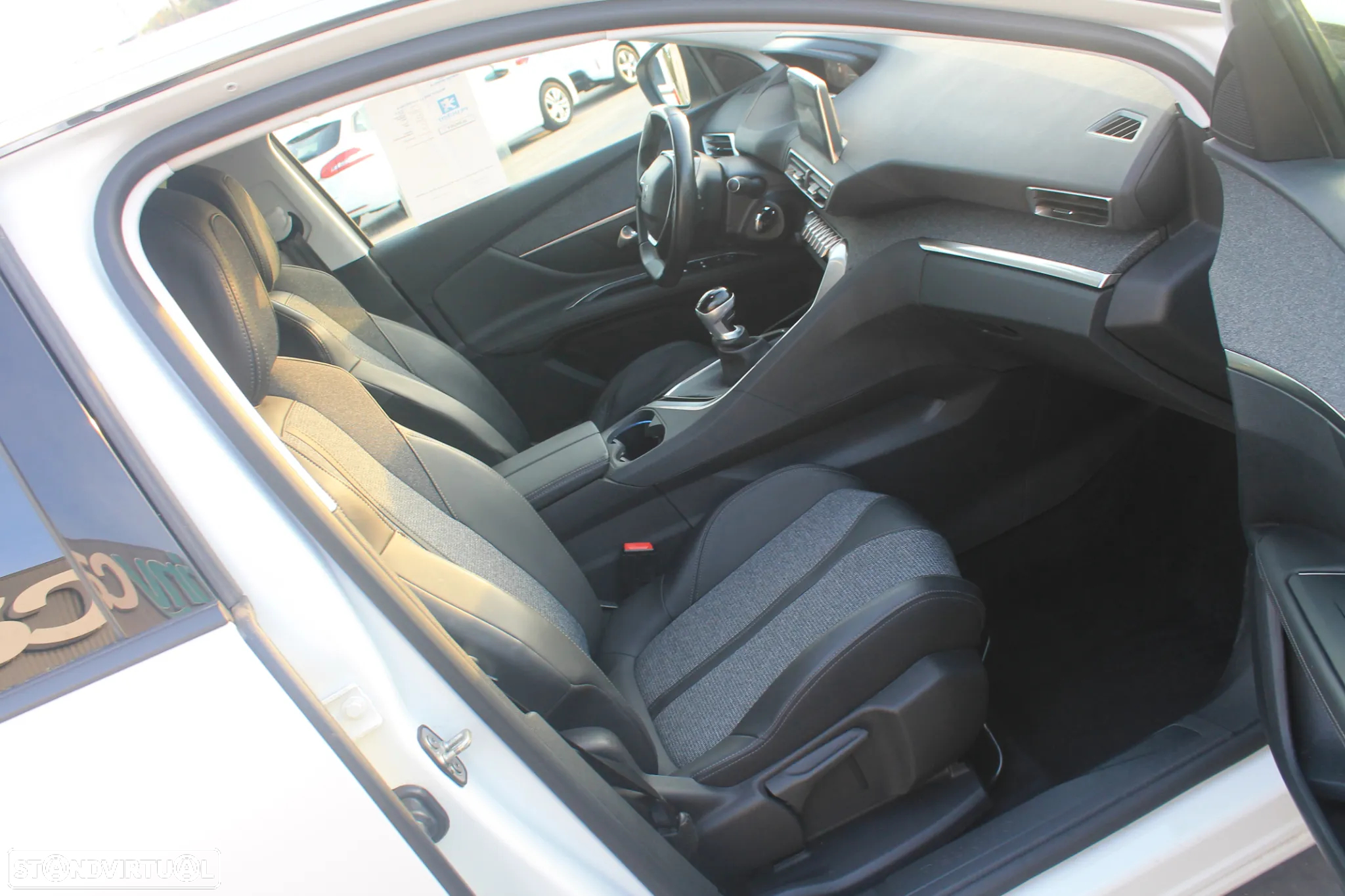 Peugeot 3008 1.5 BlueHDi Allure Pack - 18