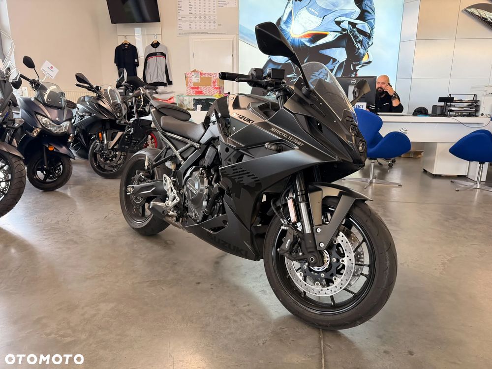 Suzuki GSX - 1
