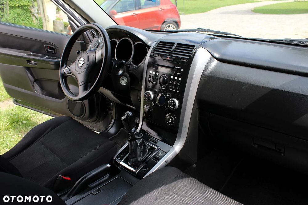 Suzuki Grand Vitara 1.6 De luxe - 16