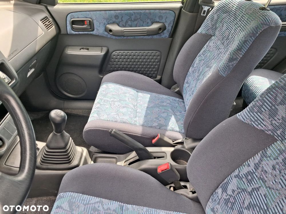 Toyota RAV4 2.0 GLi - 18