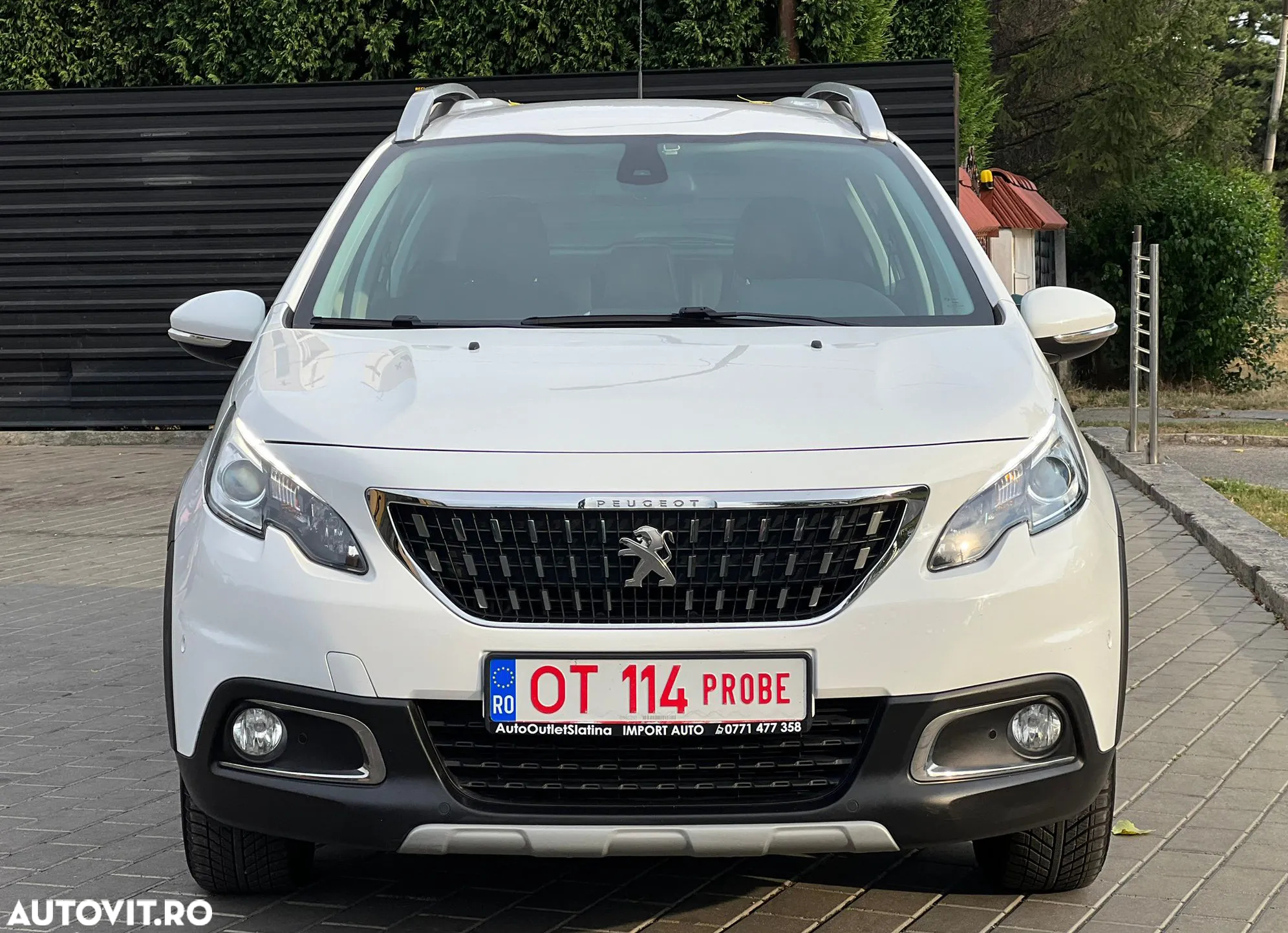Peugeot 2008 1.2 PureTech Turbo S&S Allure - 11