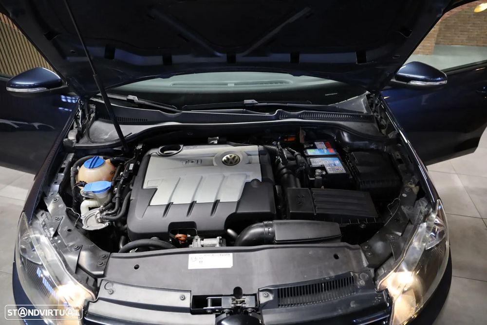 VW Golf 2.0 TDi Confortline - 13