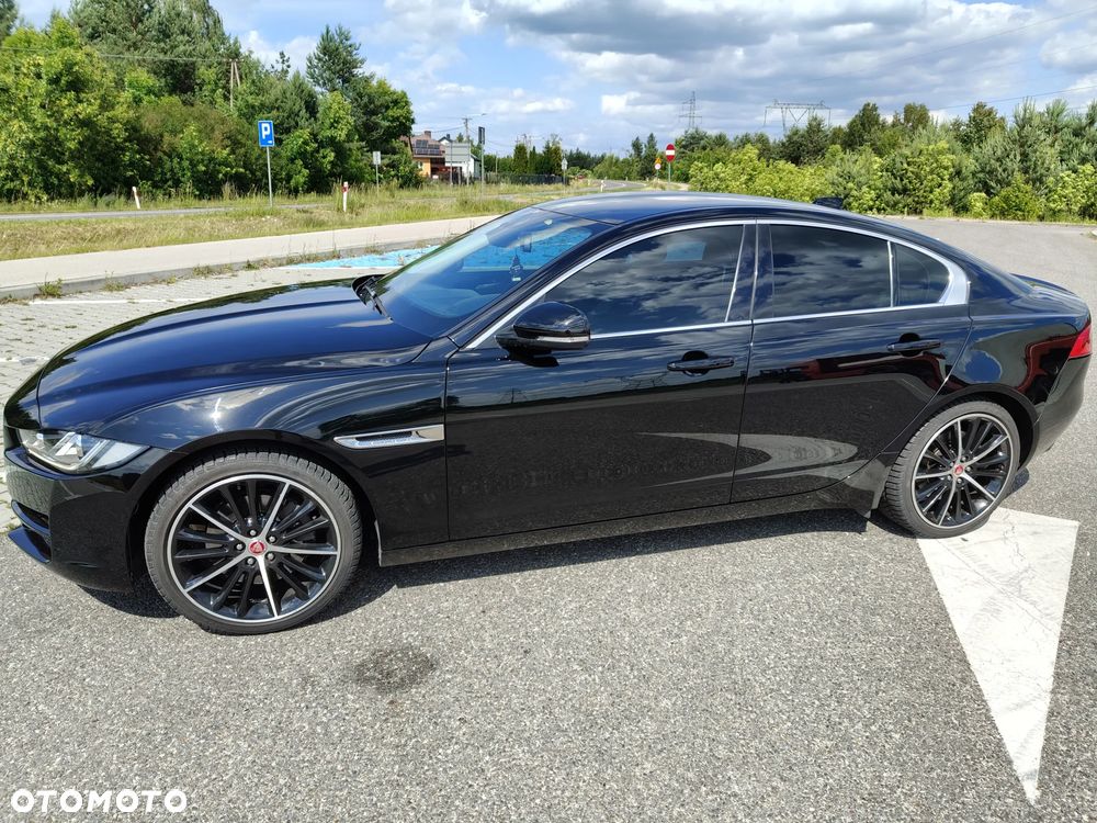 Jaguar XE 2.0 D AWD Portfolio - 37