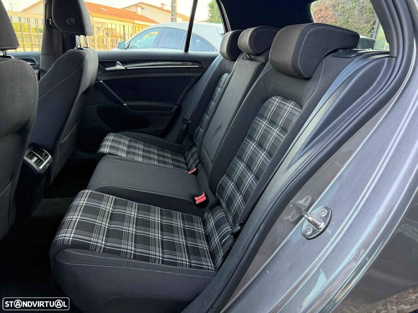 VW Golf 2.0 TDi GTD DSG - 16