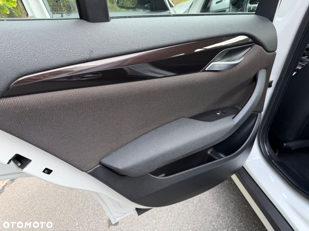 BMW X1 sDrive18d xLine - 31