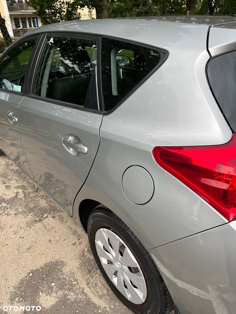 Toyota Auris - 13