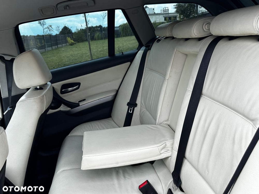 BMW Seria 3 - 33