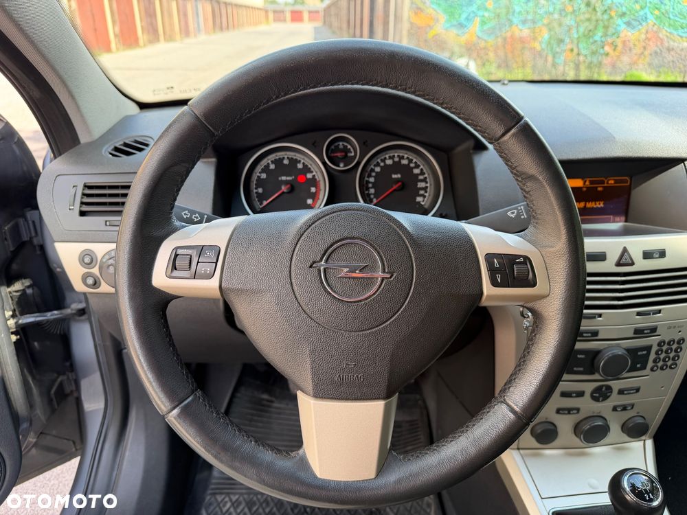Opel Astra 1.6 NAVI - 10