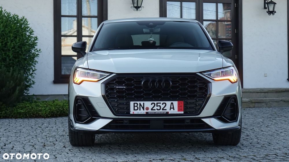 Audi Q3 Sportback - 9