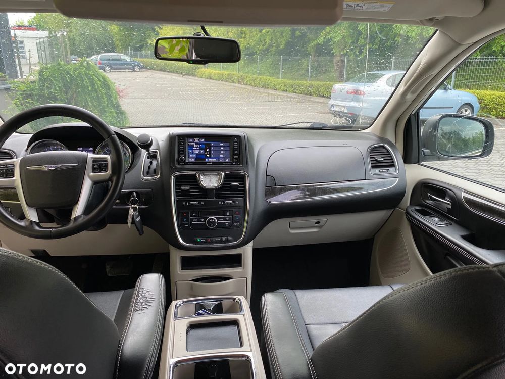 Chrysler Town & Country 3.6 Touring - 19