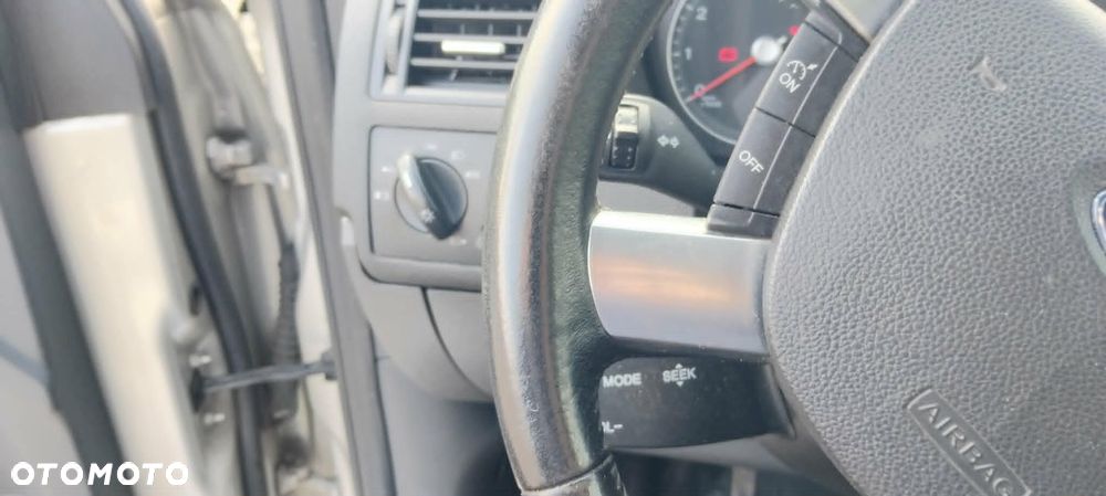 Ford Focus C-Max 1.8 Ghia - 17