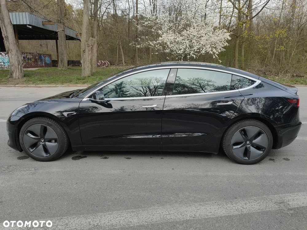 Tesla Model 3 - 8