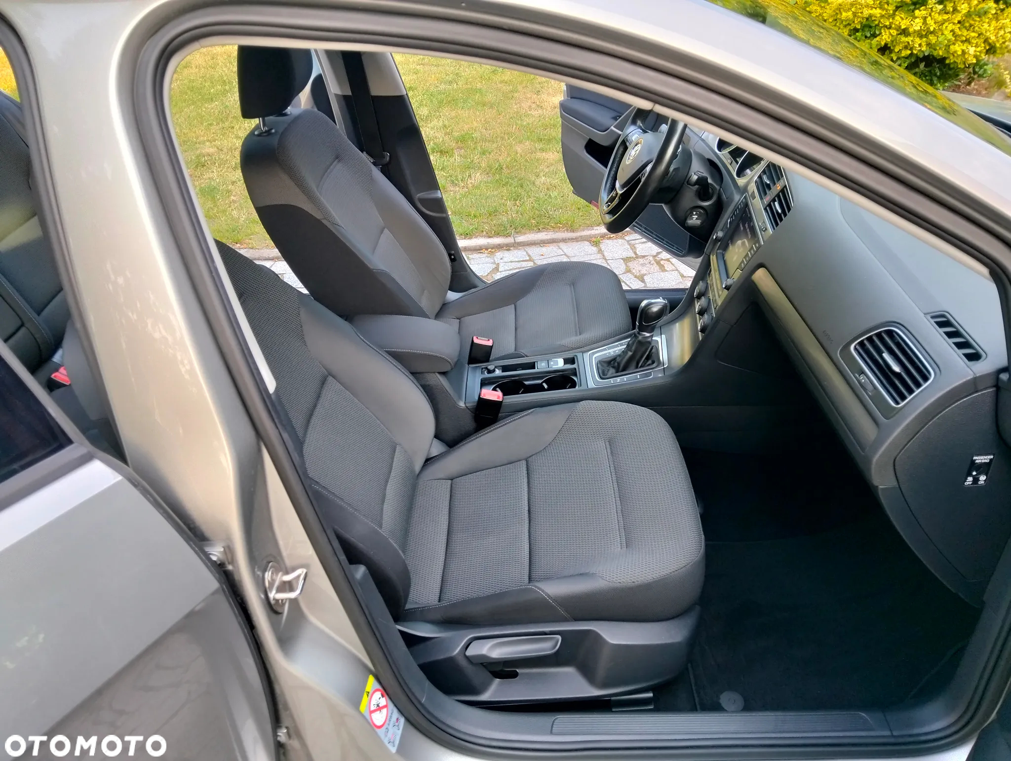 Volkswagen Golf VI 1.6 TDI Highline - 23