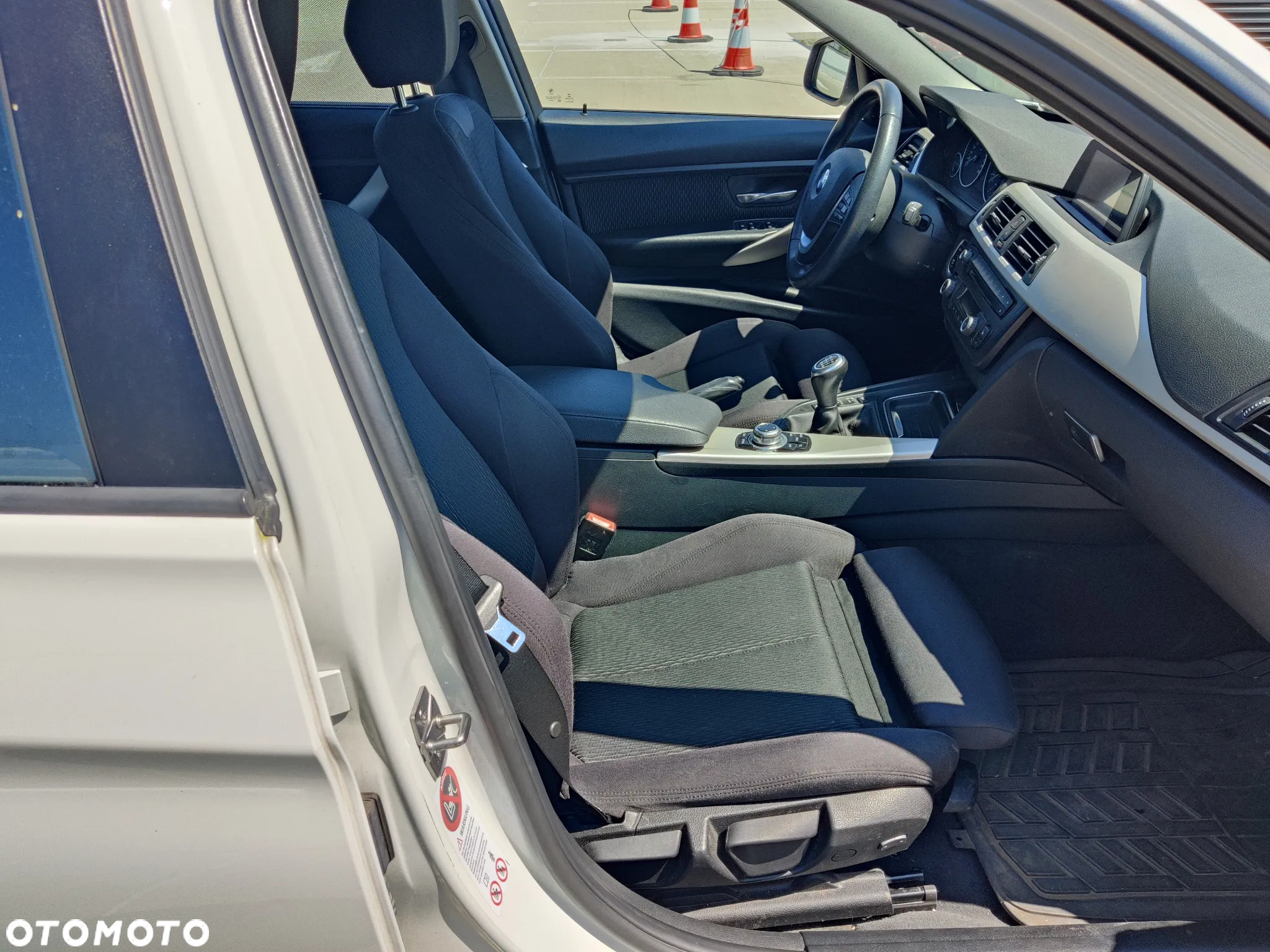 BMW Seria 3 316d Luxury Line EU6 - 33