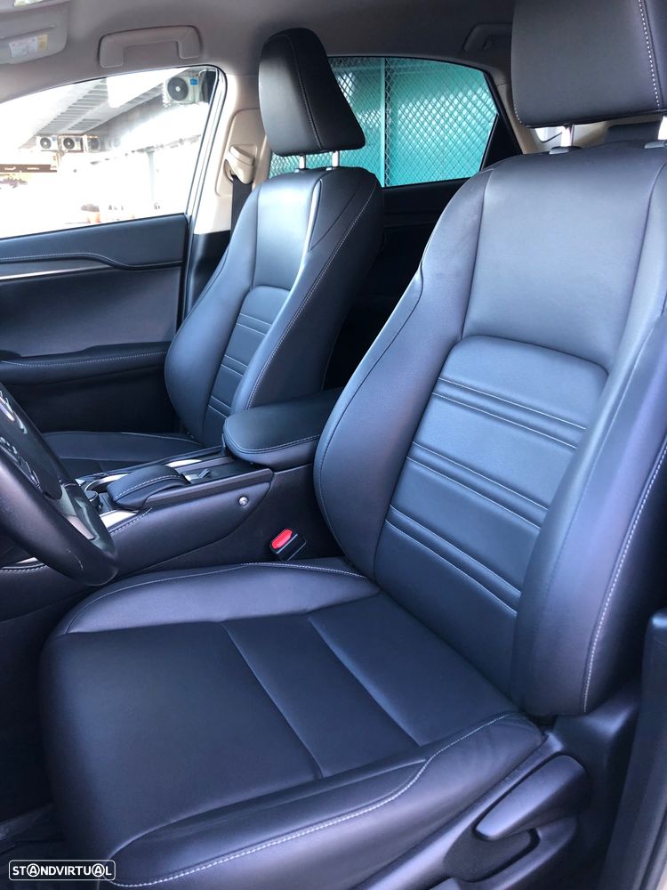 Lexus NX 300h Executive Plus - 29