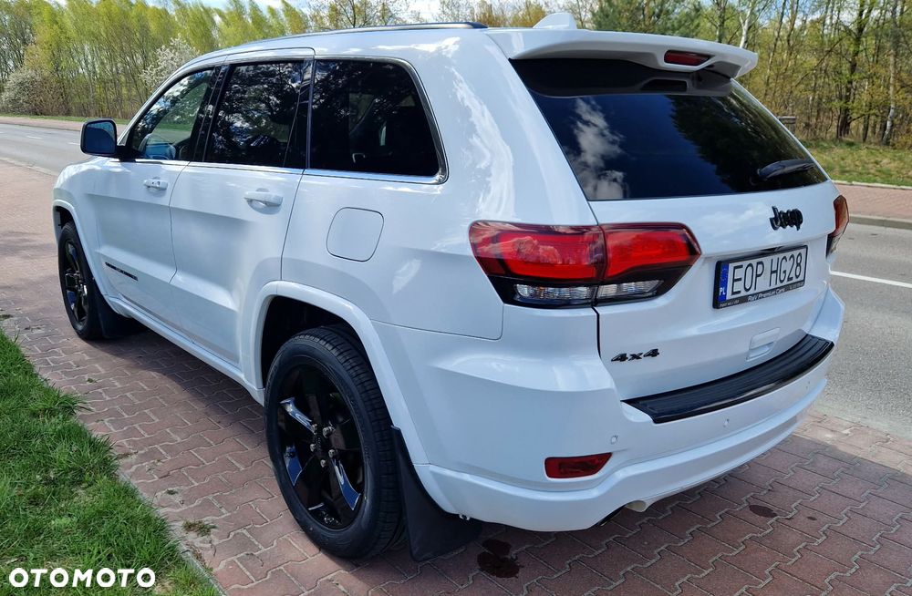 Jeep Grand Cherokee - 13