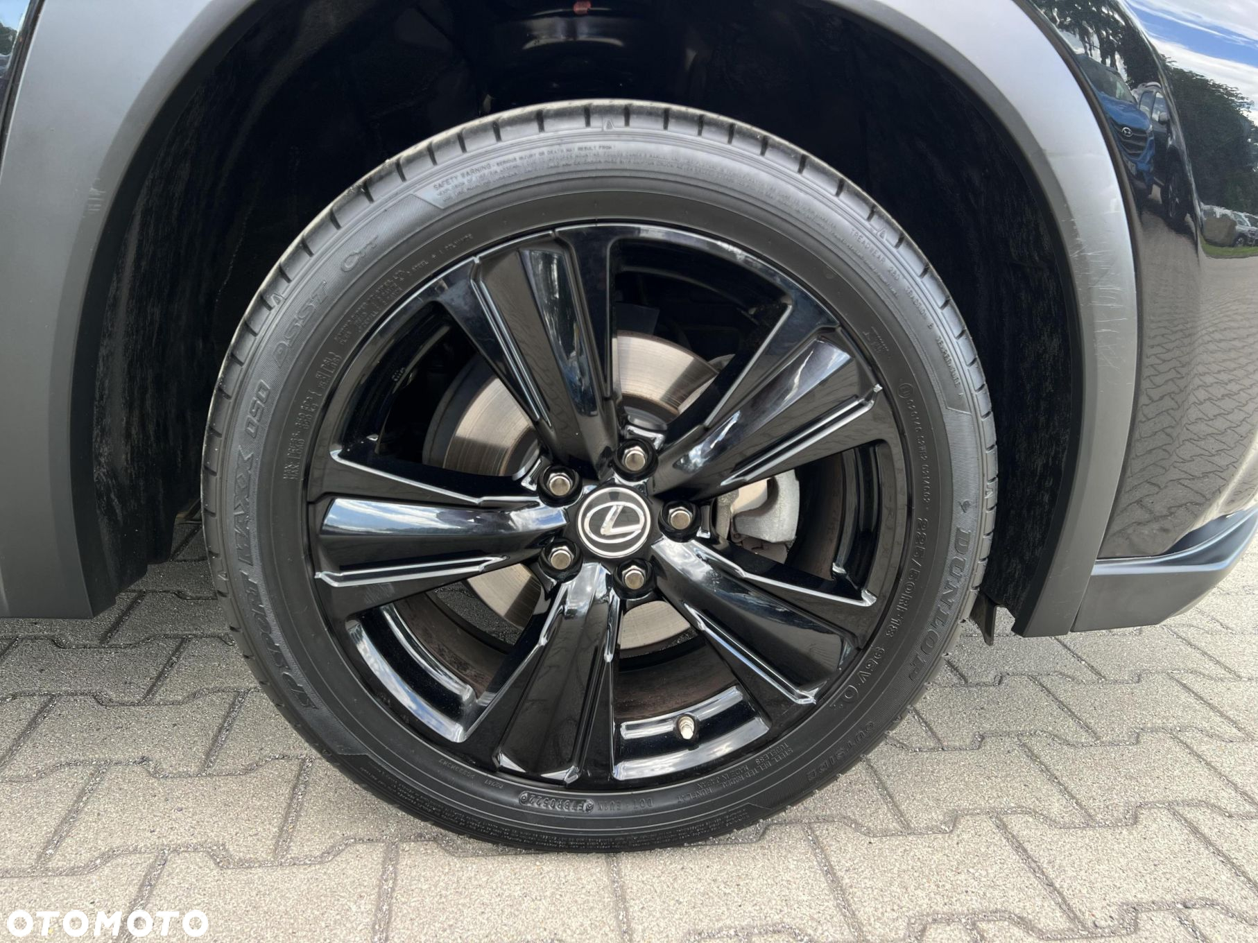 Lexus UX - 18