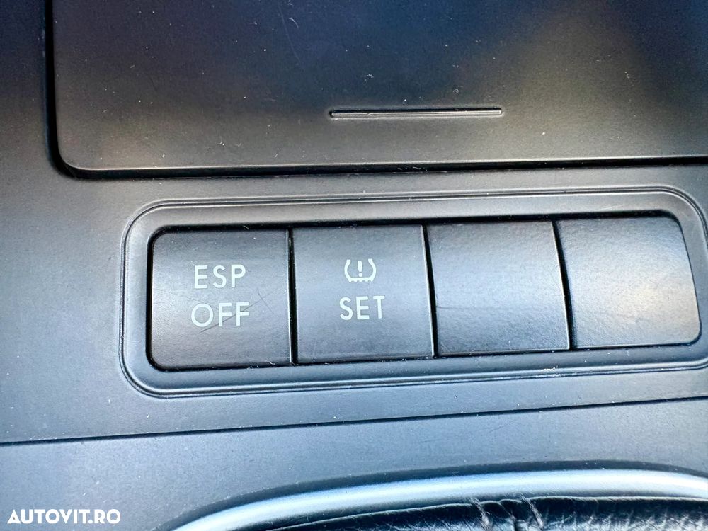 Volkswagen Golf 1.4 TSI Highline - 26