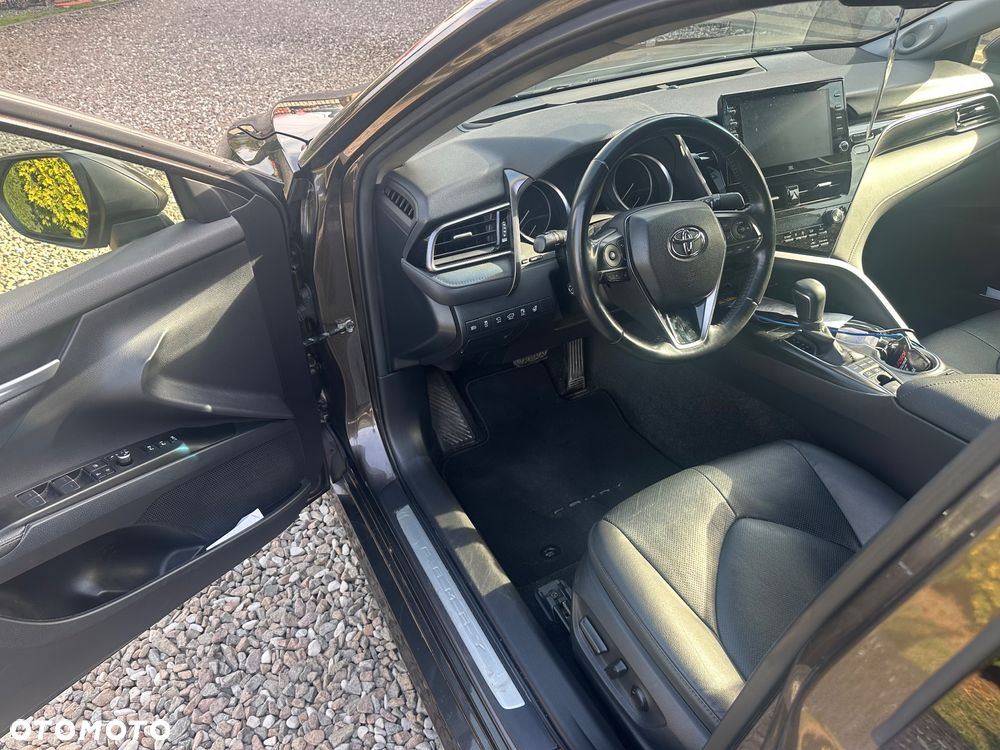 Toyota Camry 2.5 Hybrid Executive CVT - 8