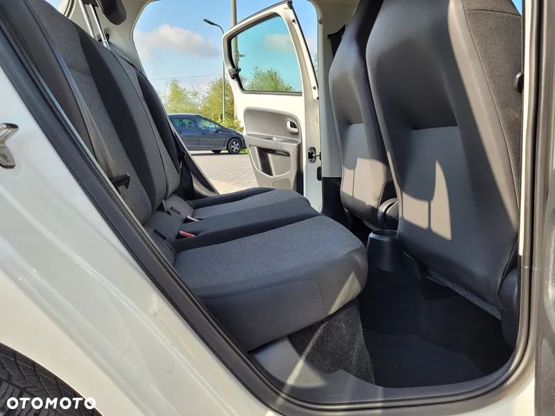 Volkswagen up! - 33
