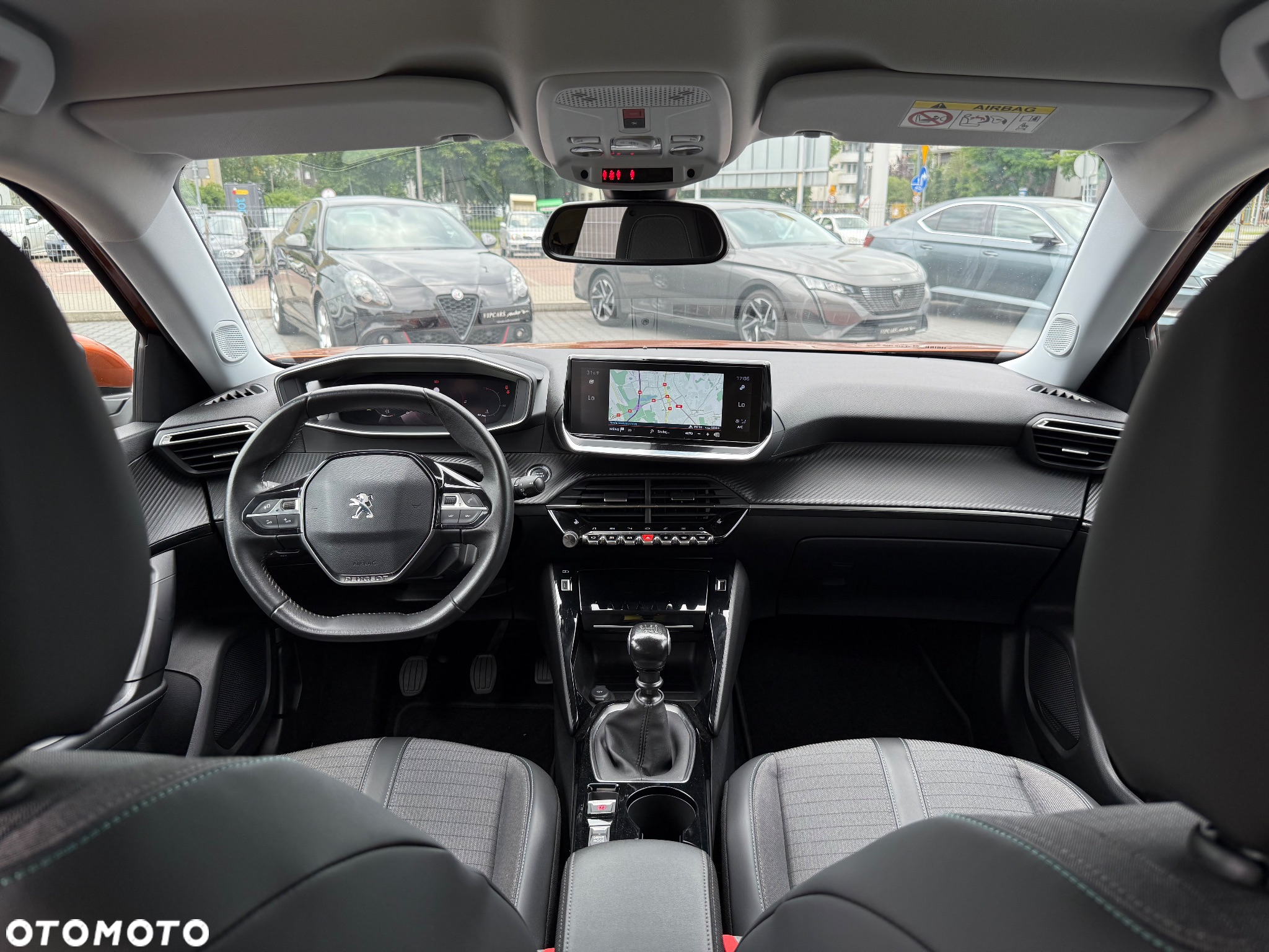Peugeot 2008 1.5 BlueHDi Allure S&S - 19