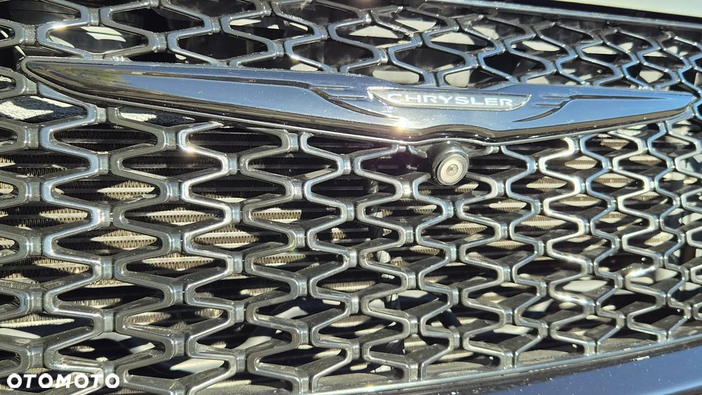 Chrysler Pacifica - 22
