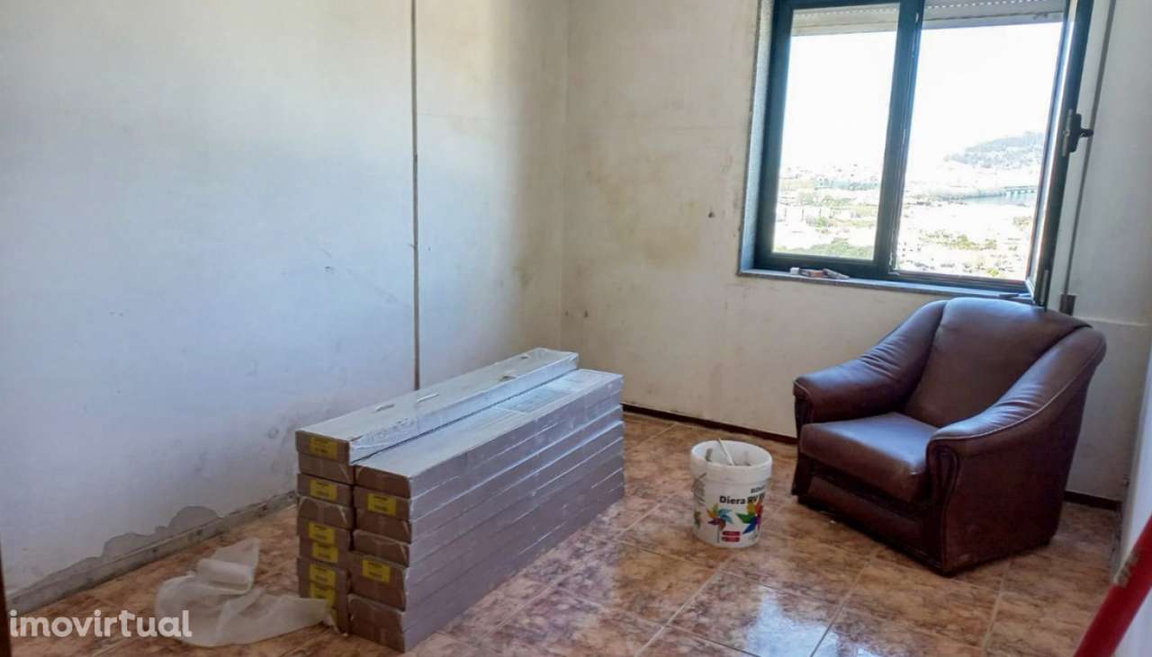 Venda de apartamento T2 em fase de restauro, Darque, Viana do Castelo - Grande imagem: 3/27