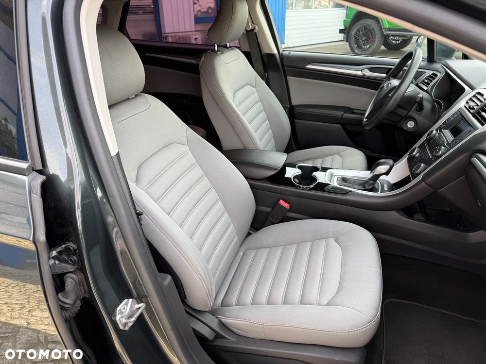 Ford Fusion - 17