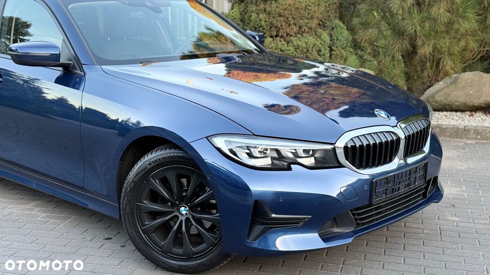 BMW Seria 3 318i - 4