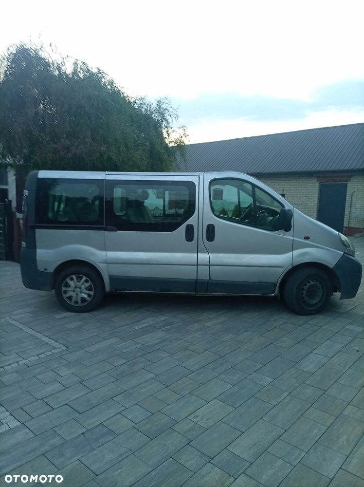 Opel Vivaro - 1