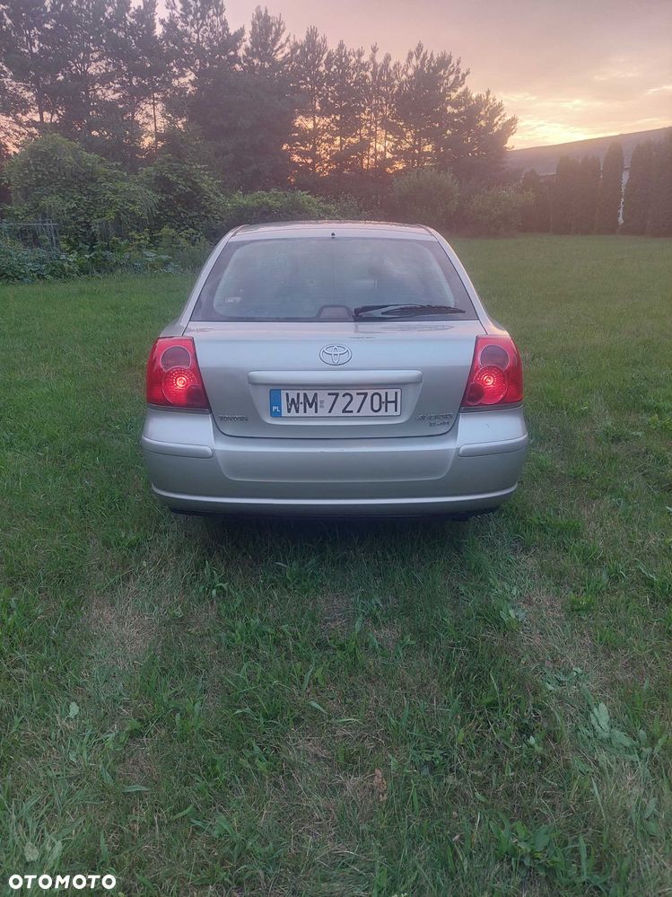 Toyota Avensis - 2