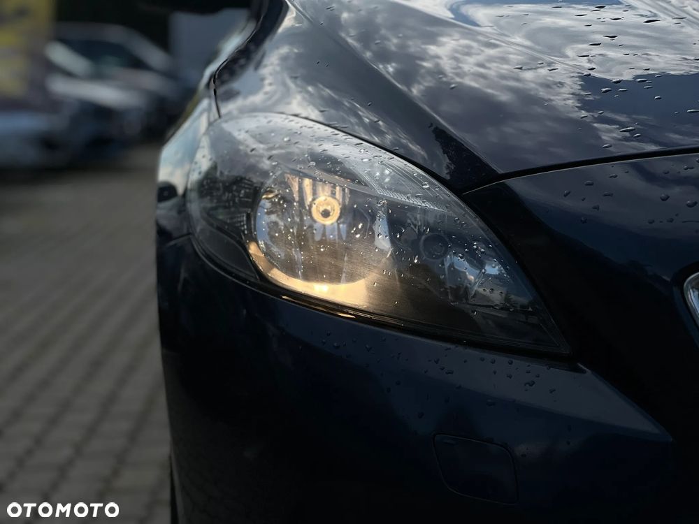 Volvo V40 - 11