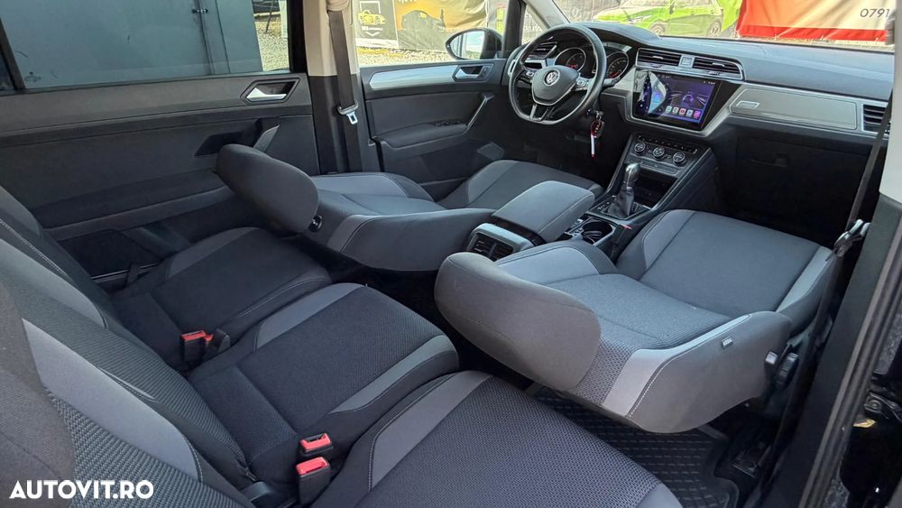 Volkswagen Touran - 16