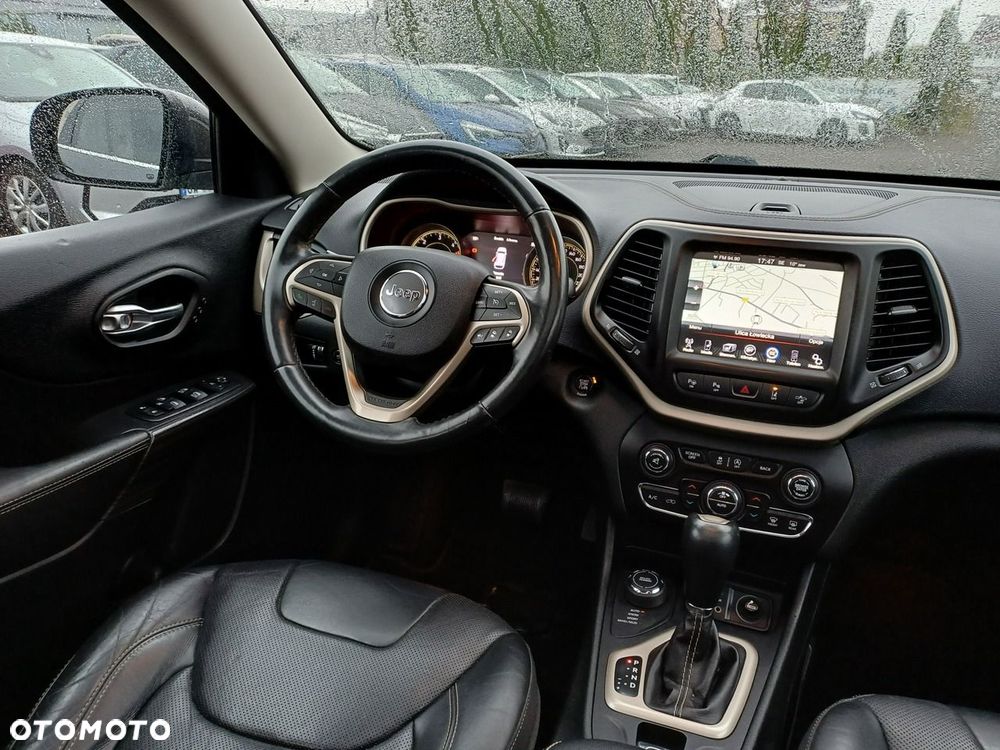 Jeep Cherokee - 23